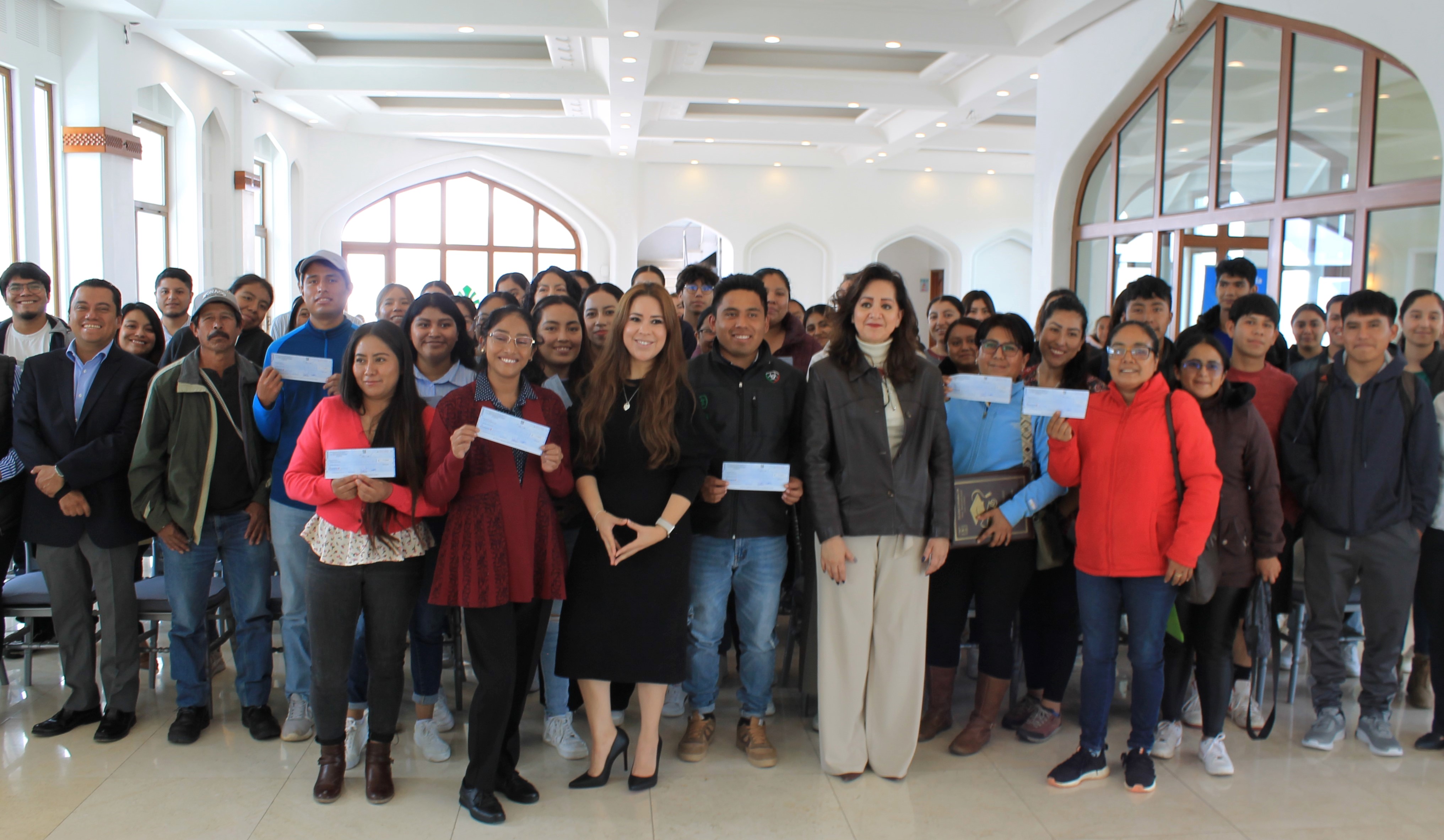  Hidalgo es el estado que recibi&oacute; el mayor n&uacute;mero de becas; 89 estudiantes universitarios utilizar&aacute;n este apoyo para sus estudios.